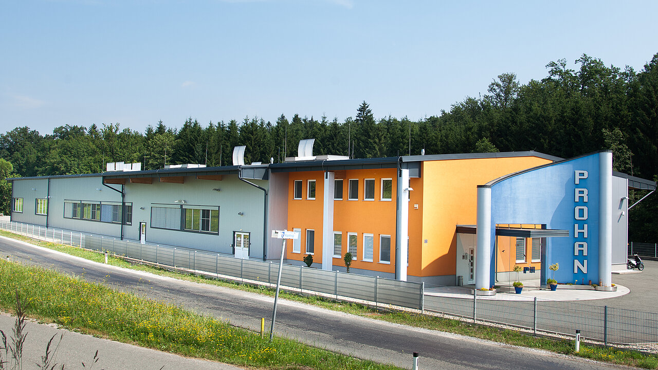 Ausenansicht der PROHAN Betriebsstätten inklusive neuem Lagerzubau