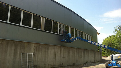   Produktionshallenzubau Ansicht von außen noch in der Fertigstellung