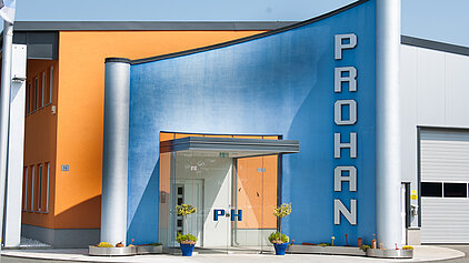 Bild des Haupteinganges der PROHAN Industrieanlagenbau GmbH